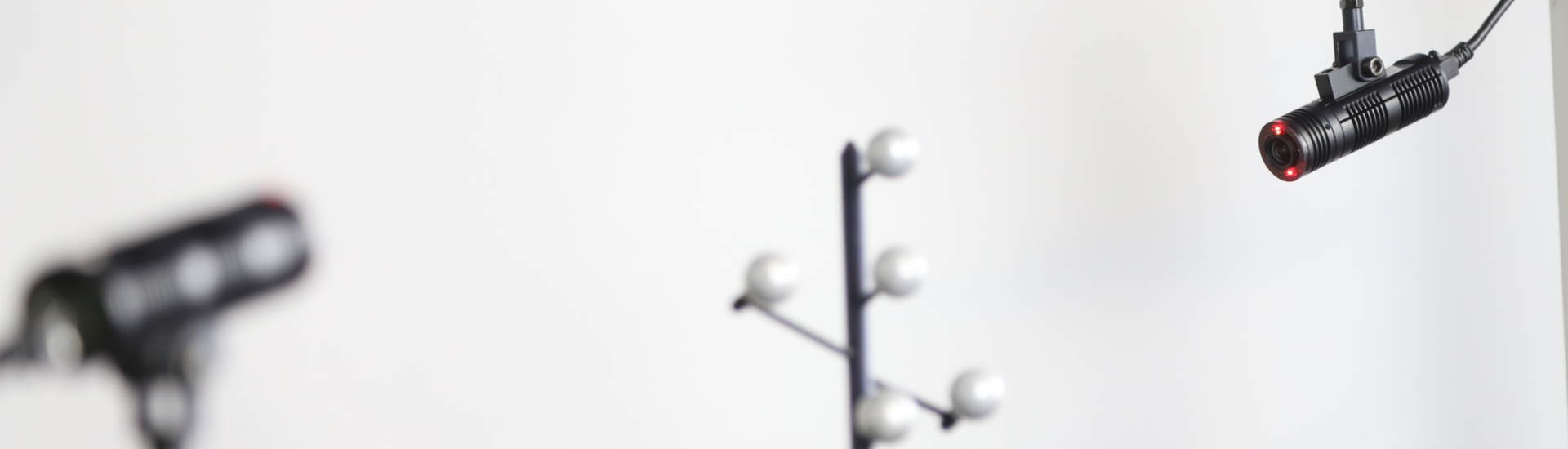 Two ARTTRACK6/M while tracking