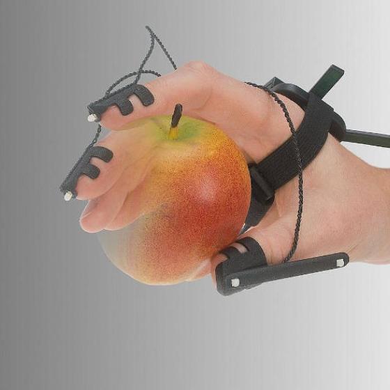 Fingertracking_application_apple_800x533 The vibro-tactile feedback enables the user to feel the vibration at his/her fingertips when touching objects in the virtual world.