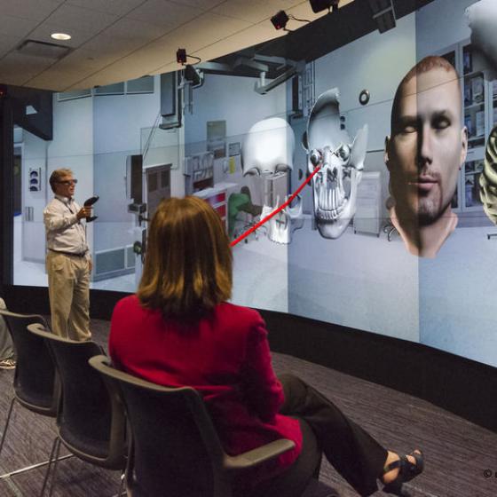 ART-Tracking-Kameras wurden auf eine sehr große, gebogene LED-CAD-Wand montiert