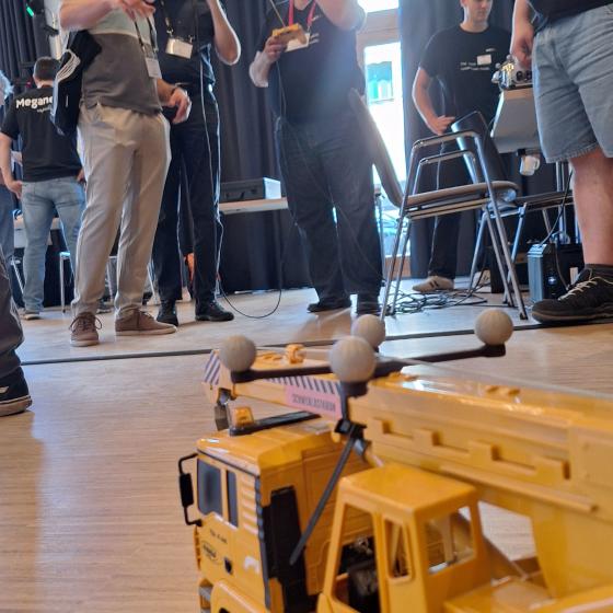 Truck.HMDDemo Truck Tracking in HMD arena